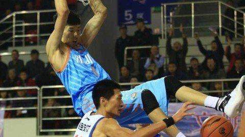 大漠飞虎狂飙记：新疆男篮暴力美学闪耀津门