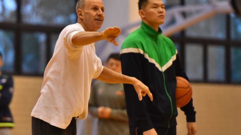 戈尔挂帅注入激情，广东宏远全力冲刺半决赛