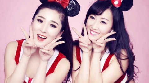 禁赛阴影后的华丽蜕变：山西篮球宝贝圣诞写真重燃热辣活力