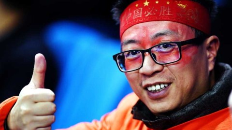 热血染红韩国客场，男篮世预赛球迷燃情助威谱写战歌