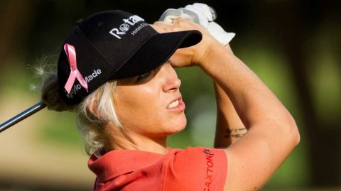 粉色旋风闪耀迪拜女子大师赛 选手球衣果岭共谱慈善乐章