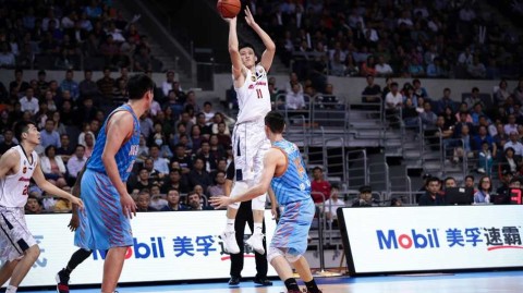 粤疆大战巅峰对决 易建联率广东擒新疆豪取五连胜