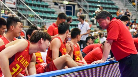 欧洲拉练硝烟起 男篮众将热血志