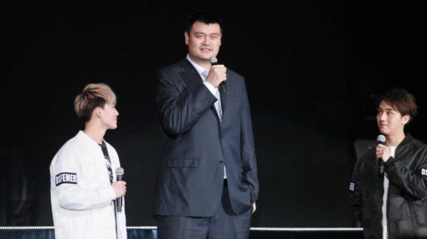 从篮球巨人到音乐跨界：姚明在香港“中国新歌声”舞台诠释“坚持”的真谛