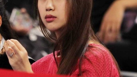 京城太太团最美风景线 陈露五棵松观战霸气眼神成焦点