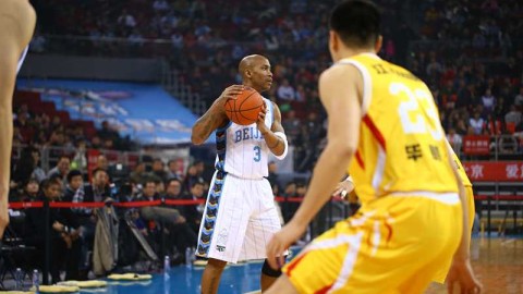 京城铁军防守致胜 莫里斯方硕联手斩获七连胜