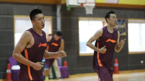 孙悦体测化身“脱缰野马”，北京男篮成都备战欢乐多