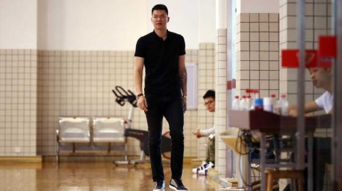 朱芳雨的双面人生：从得分王到总经理，他在训练场的凝视与谋划