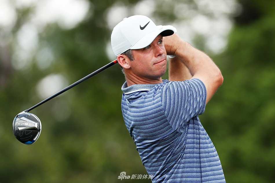 帕特里克·瑞德在沙坑中冷静救球，他是并列第五位集团中名气最响的球员