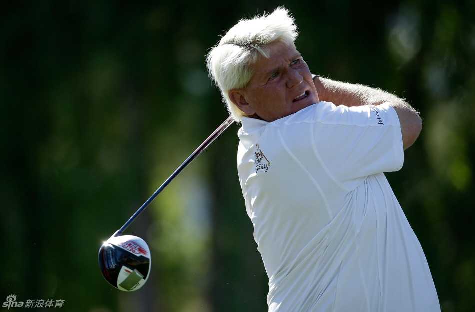 凯文-基斯纳的中铁杆挥杆动作完整而稳定，球杆划破空气击向目标