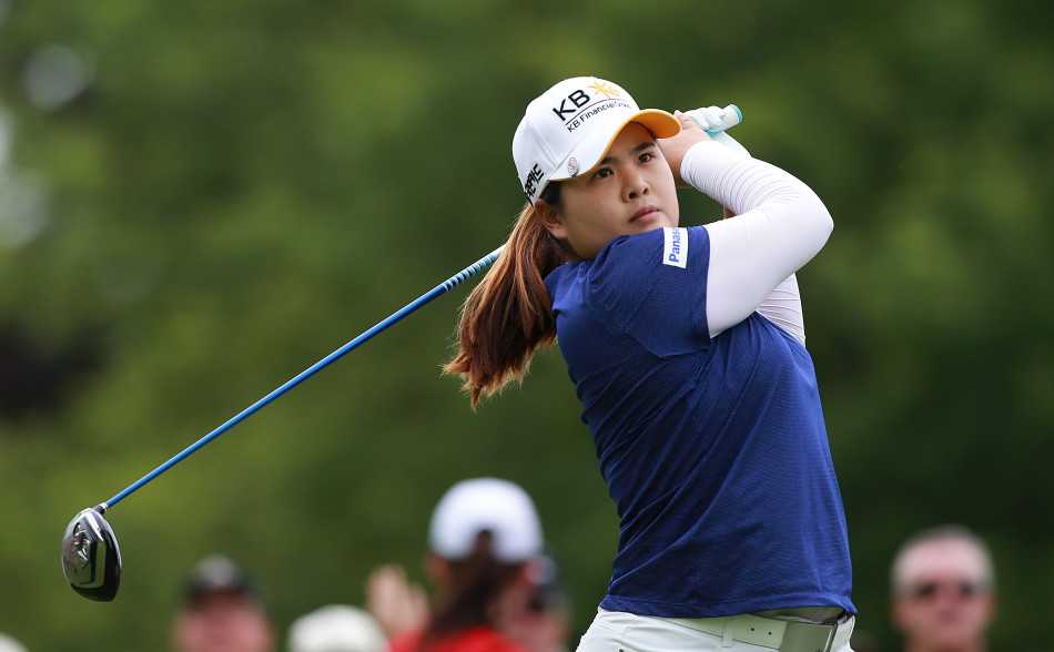 柳箫然笑傲加拿大公开赛 阿萨阿拉穆略斯创纪录紧追 凯莉·韦伯完成优雅的收杆动作,球在空中划出理想弹道