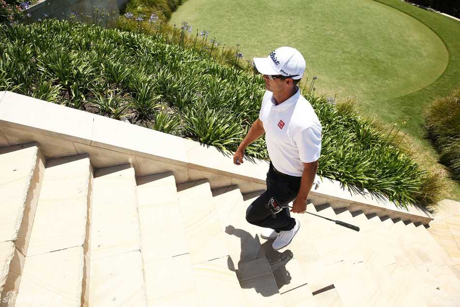 年轻的亚太业余锦标赛冠军科蒂斯·拉克在比赛中开球，这位新星的前途备受期待。