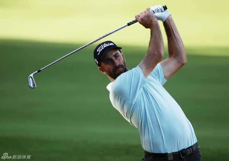 斯皮思在皇家悉尼俱乐部振臂庆祝，时隔两年再次于澳大利亚公开赛加冕。