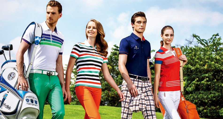 国家队选手身着藏蓝色战袍凝神挥杆，沉稳色调彰显专业力量与坚定信念