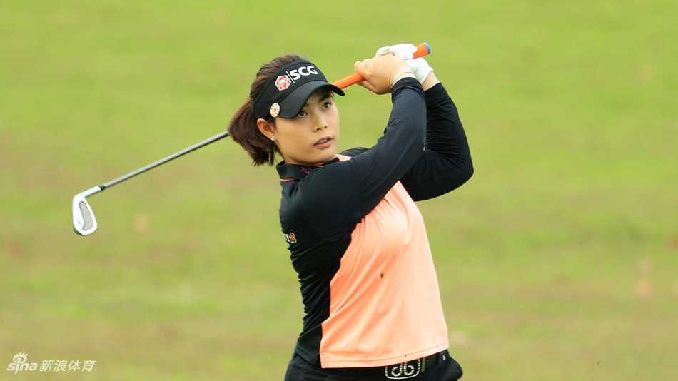 比赛现场观众云集，球迷热情支持展现高尔夫运动在亚洲蓬勃发展