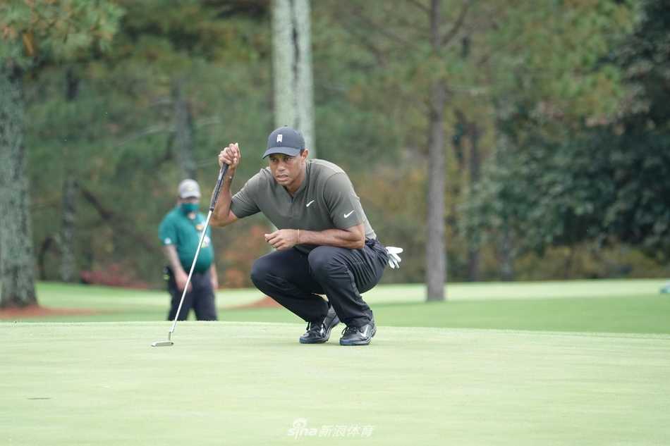 琼·拉姆在奥古斯塔球道完成潇洒送杆，动作如教科书般标准流畅