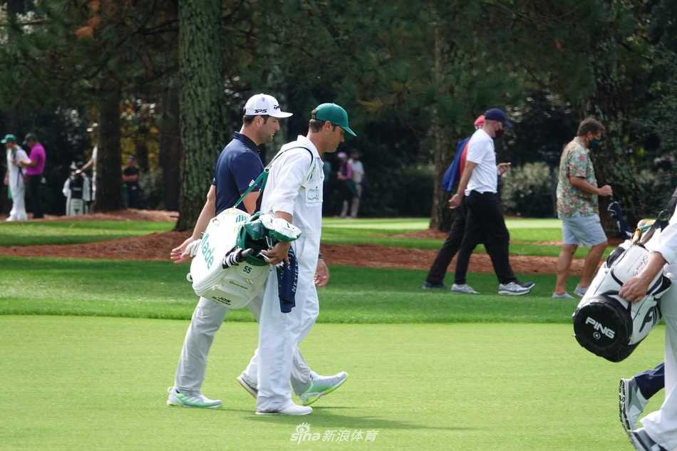 科林·森川挥杆瞬间凝聚力量与优雅，新一代大满贯冠军正振翅高飞