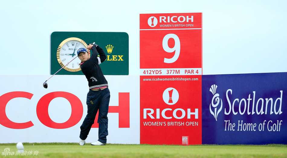 新西兰天才少女高宝璟的挥杆瞬间，动作流畅如行云流水，充满青春的活力与精准的控制力。