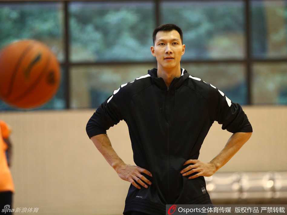 救火外援贾斯汀卡特在训练中全力以赴，用积极的表现争取教练组的信任，渴望在季后赛证明自己