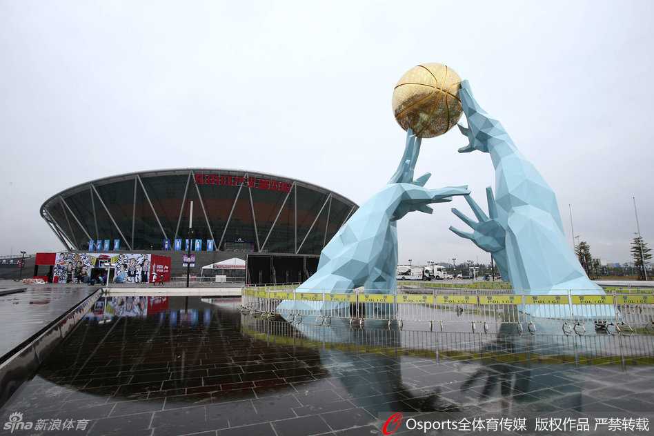 探访东莞篮球中心 见证二零一六全明星盛宴 俯瞰整个东风日产文体中心,座椅排列整齐,场地中央的灯光如繁星点点,一切准备就绪,静待全明星正赛大幕开启