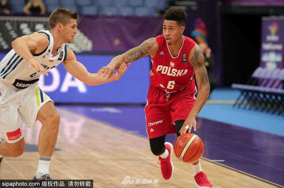 “龙”腾赫尔辛基:德拉季奇率领斯洛文尼亚踏破波兰军团 波兰铁骑博尼特卡如猎豹般腾空上篮,虽败犹荣,他用一次次舍命冲击试图撼动斯洛文尼亚的领先堡垒。