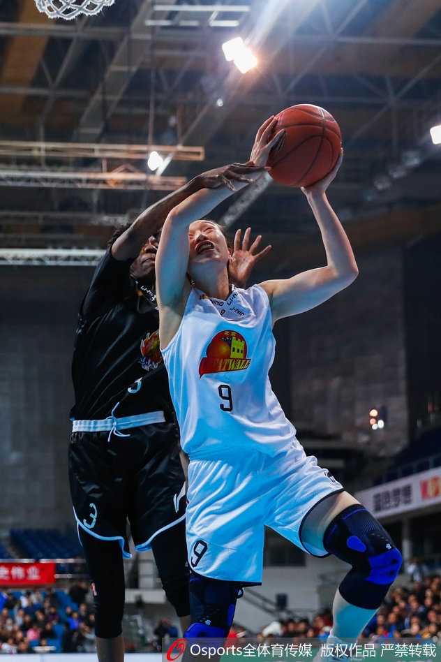 高颂高举高打强硬上篮，国产内线撑起另一片天