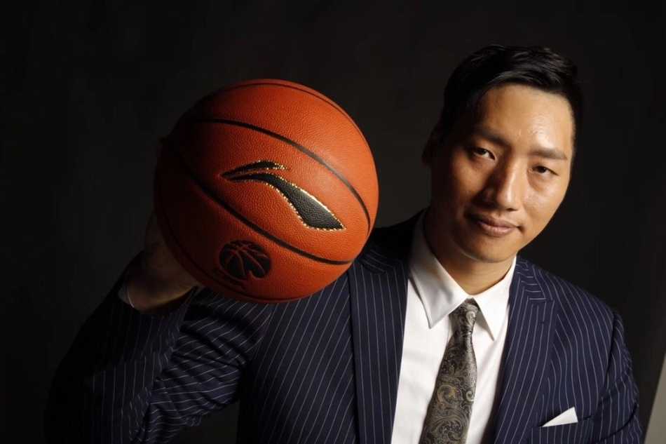 宝岛勒布朗周仪翔，眼神坚毅蓄势待发，肌肉线条蕴含爆炸力量。