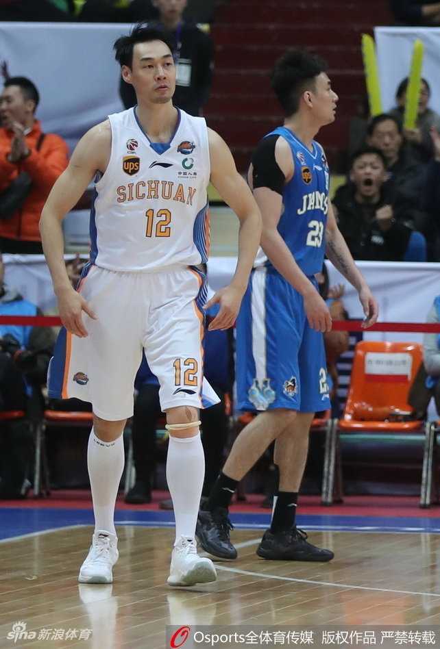 老将孟达手握滚烫三分球，面对旧主江苏肯帝亚，他用最冷血的方式刺穿了对手的心脏。