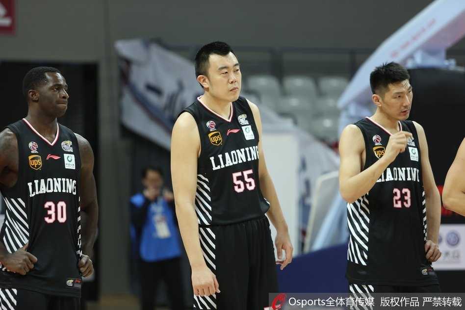 威姆斯准绝杀掀翻领头羊,浙江青年军终结辽宁七连胜 浙江队斯托克斯旱地拔葱完成双手暴扣,篮筐仿佛都在颤抖,气势如虹