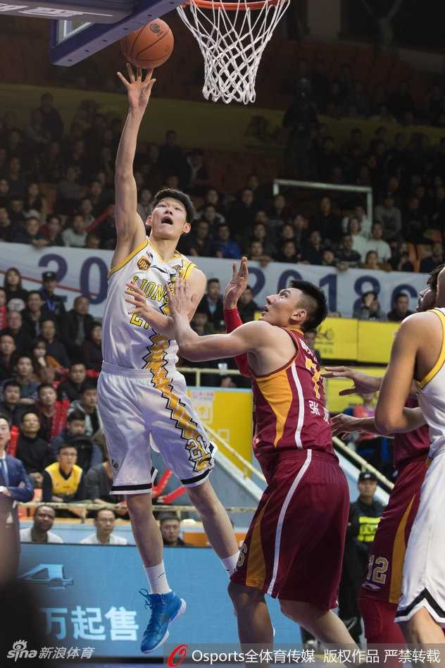 浙江德比烽烟起,广厦力克同城劲敌豪取七连胜 吴前摆脱防守后急停跳投,皮球出手瞬间防守球员封盖未果