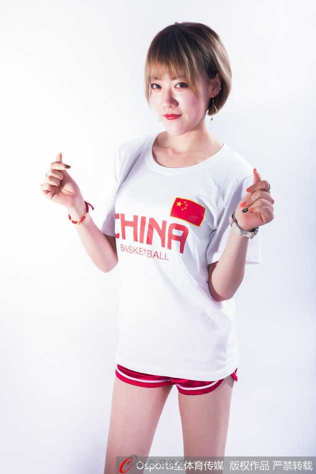 篮球宝贝燃动贝鲁特,见证中国男篮亚洲杯的青春风暴 宝贝们扎着清爽马尾,身着红色加油T恤,笑容明媚仿佛初升的太阳