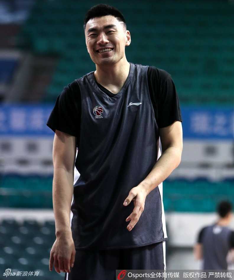 哈德森训练中手感火热，自信的表情仿佛在说，关键时刻有我接管比赛。