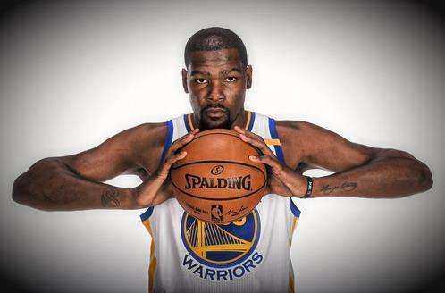 2016-17赛季勇士与马刺：从常规赛绞杀到西决横扫的宿命之战