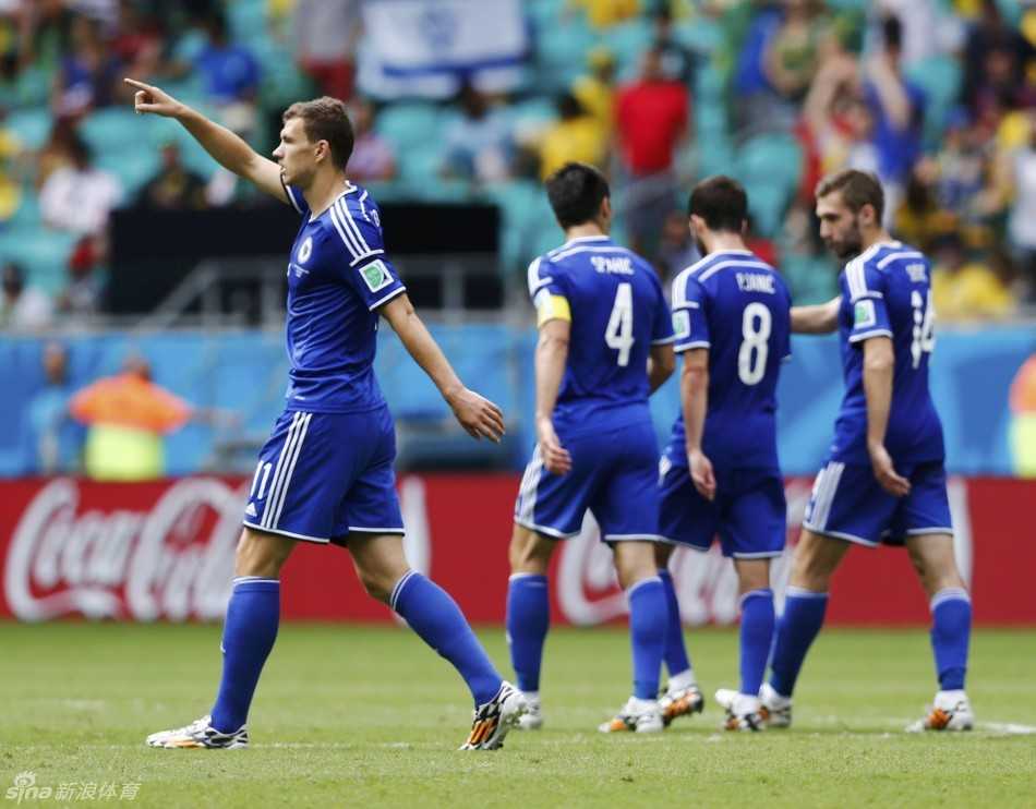 世预赛中国0-4伊朗复盘：阿扎迪魔咒再现 国足客场崩盘