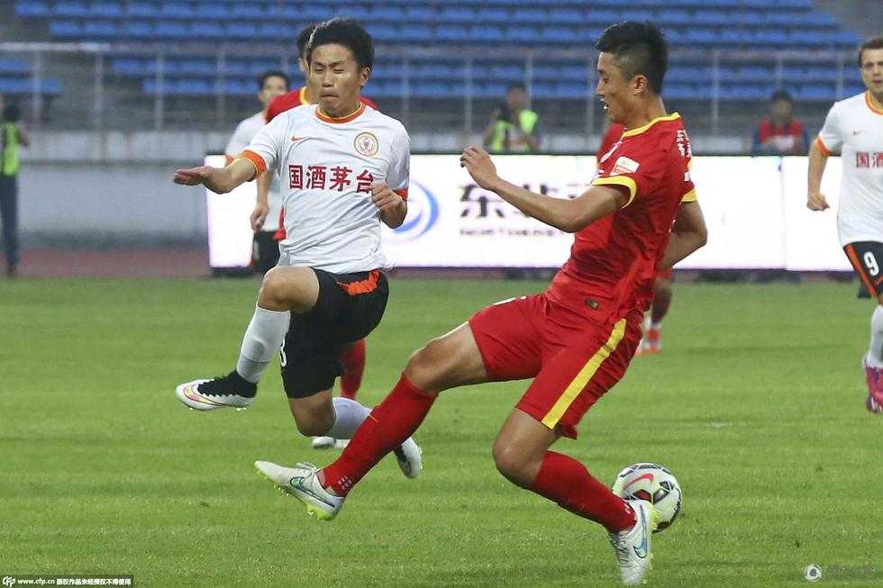 中超黑马遇阻中甲劲旅？重庆铜梁龙强势领跑，长春亚泰深陷降级泥潭