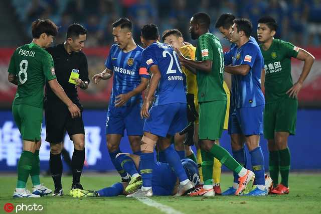 国安硬刚足协，苏宁旧将遭禁足——罚单引爆积怨