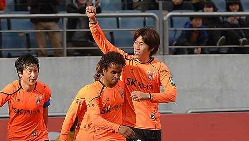 群殴门!浦和红钻主场3-1逆转济州联终结十年不胜 群殴门!浦和红钻主场3-1逆转济州联终结十年不胜