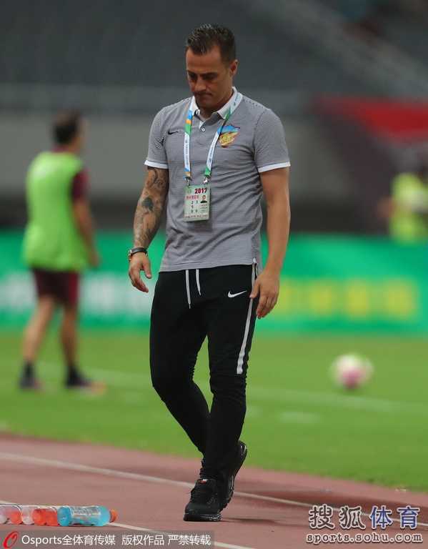 足协杯上港4-0权健，总比分4-3造史诗逆转