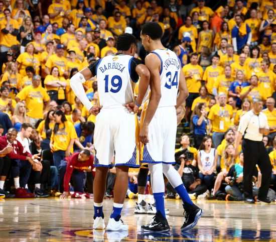 2017年NBA总决赛骑士vs勇士：杜兰特首冠封神，勇士4-1复仇骑士