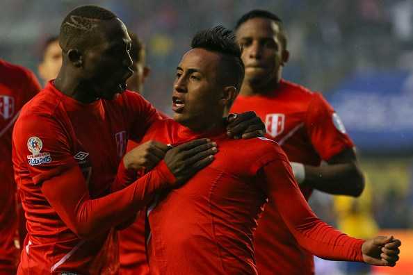 世预赛巴西4-0大胜秘鲁：拉菲尼亚点射双响建功