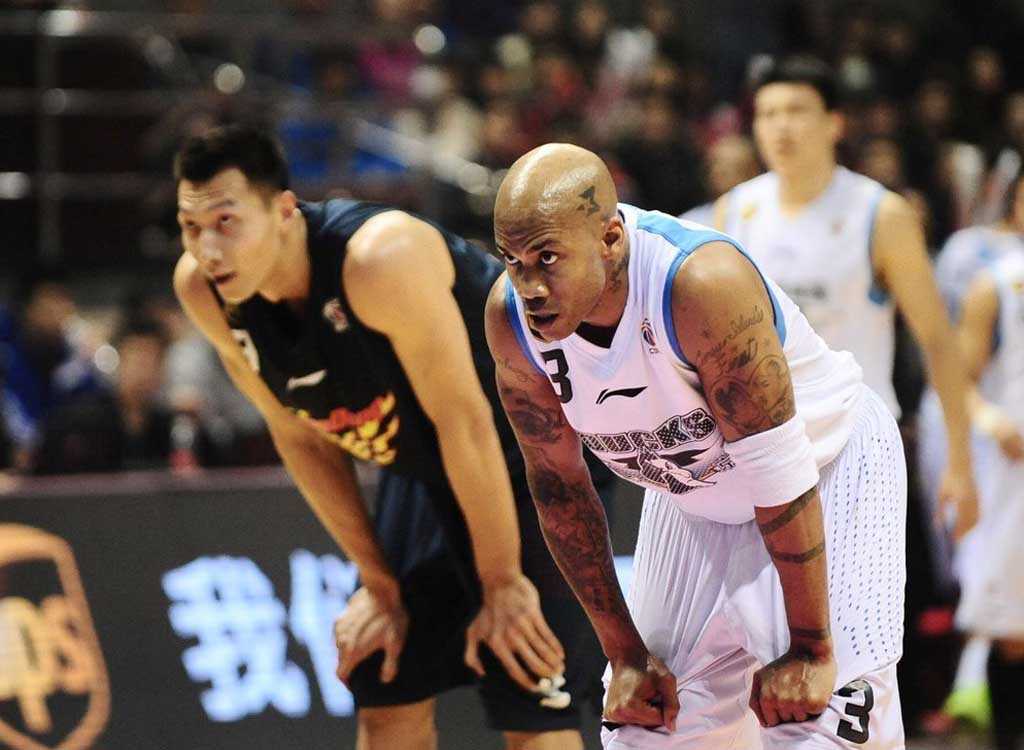 京粤大战20分神逆转！杰曼绝杀广东，北京客场掀翻11冠王