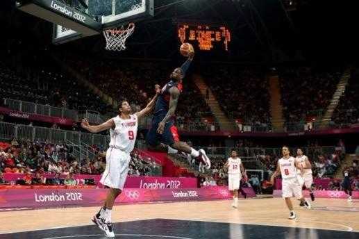 奥运男篮小组赛：替补三节狂轰39-14，梦十47分轻取突尼斯