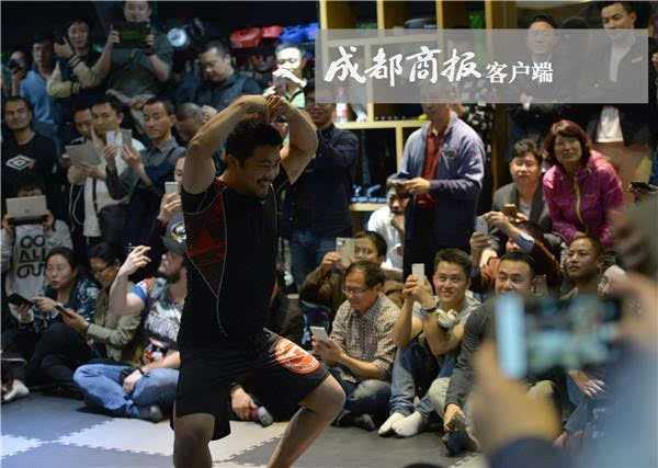 好的，根据您的要求，我将以“现代格斗vs太极”为主题，结合最新、最具代表性的对决事件，为您生成一篇专业的体育赛事复盘文章。