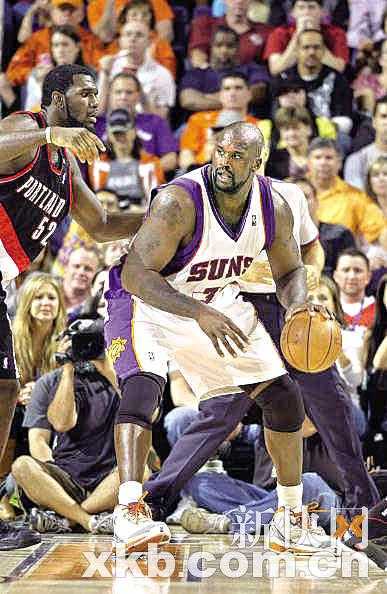 姚鲨对决分水岭：姚明34+14完爆奥尼尔统治内线