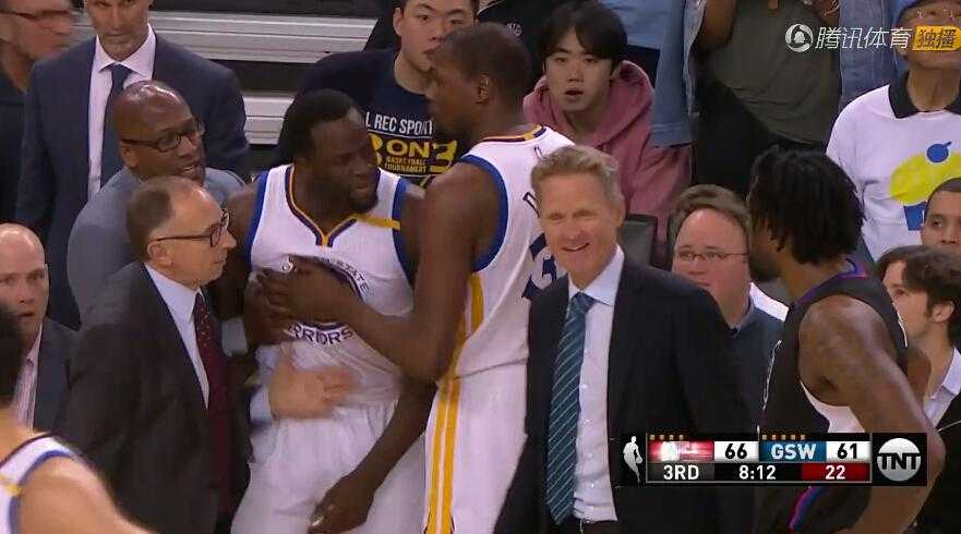 库里三节43分9记三分，勇士主场144-98狂屠快船迎40胜