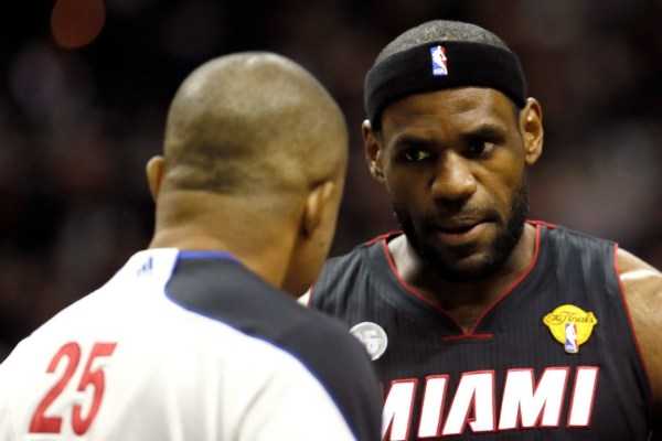 文班亚马攻防统治率马刺客场大胜热火锁定西南区冠军