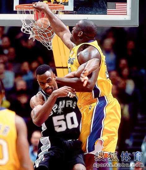 纽卡3-0莱斯特城 欧冠席位重燃希望 狐狸城深陷保级泥潭