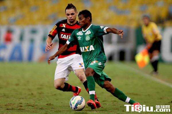 沙佩科恩斯2-1阿瓦伊：新帅首秀主场奏凯