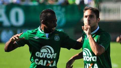 沙佩科恩斯2-1阿瓦伊：新帅首秀主场奏凯