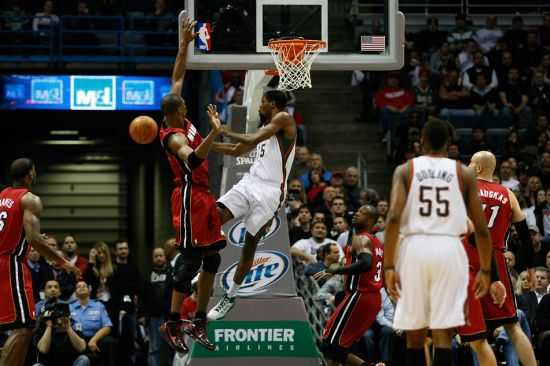 法甲北方德比：里尔3-0血洗朗斯升第三